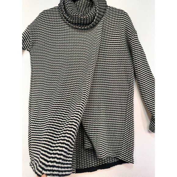 Cabi Womens Turtleneck Knit Sweater Size S Black & White Striped Split Front - Picture 6 of 14